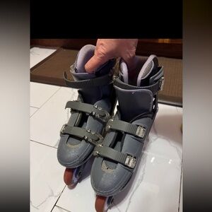 Title: Adjustable Inline Skates - Size 6-9 (Gray)